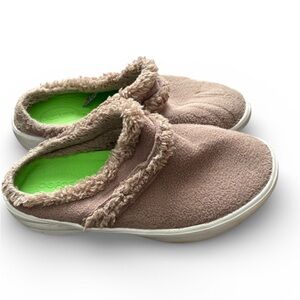 Oofos Peltz mule shoes